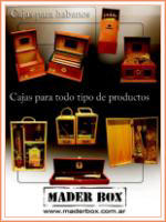 Cajas de madera con logo para publicidad de empresas.