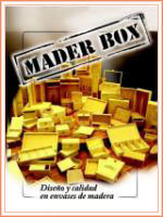 Articulos y cajas de madera con logo para publicidad de productos.